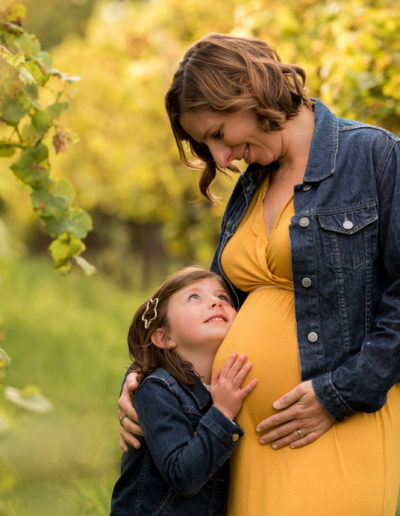 séance photo de femme enceinte en famille en studio ou exterieur près de Haguenau (67180) en Alsace dans le Grand-est